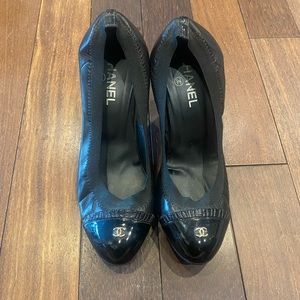 Chanel medium heel pump, black